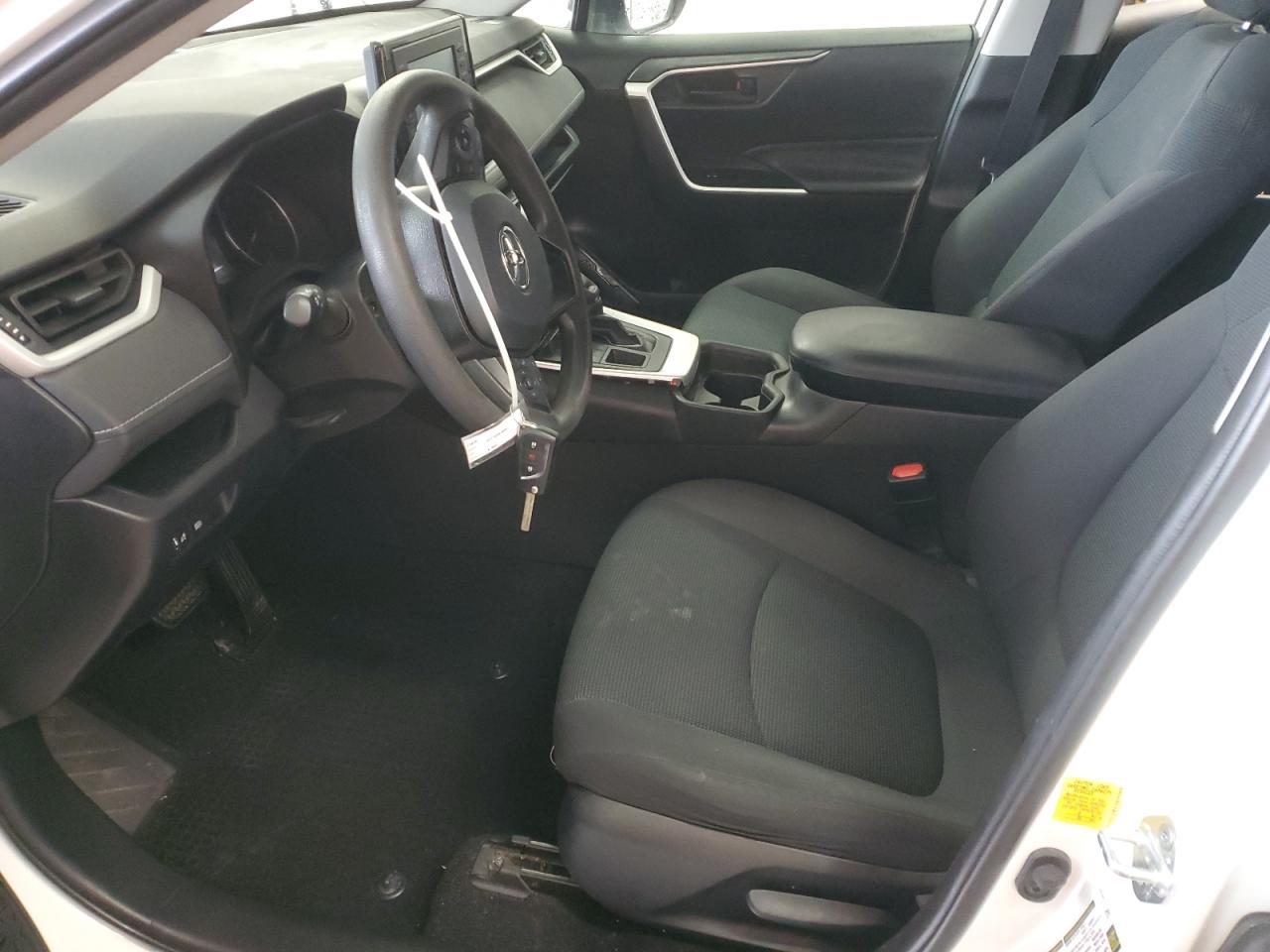 2021 TOYOTA RAV4 LE - Фото 7