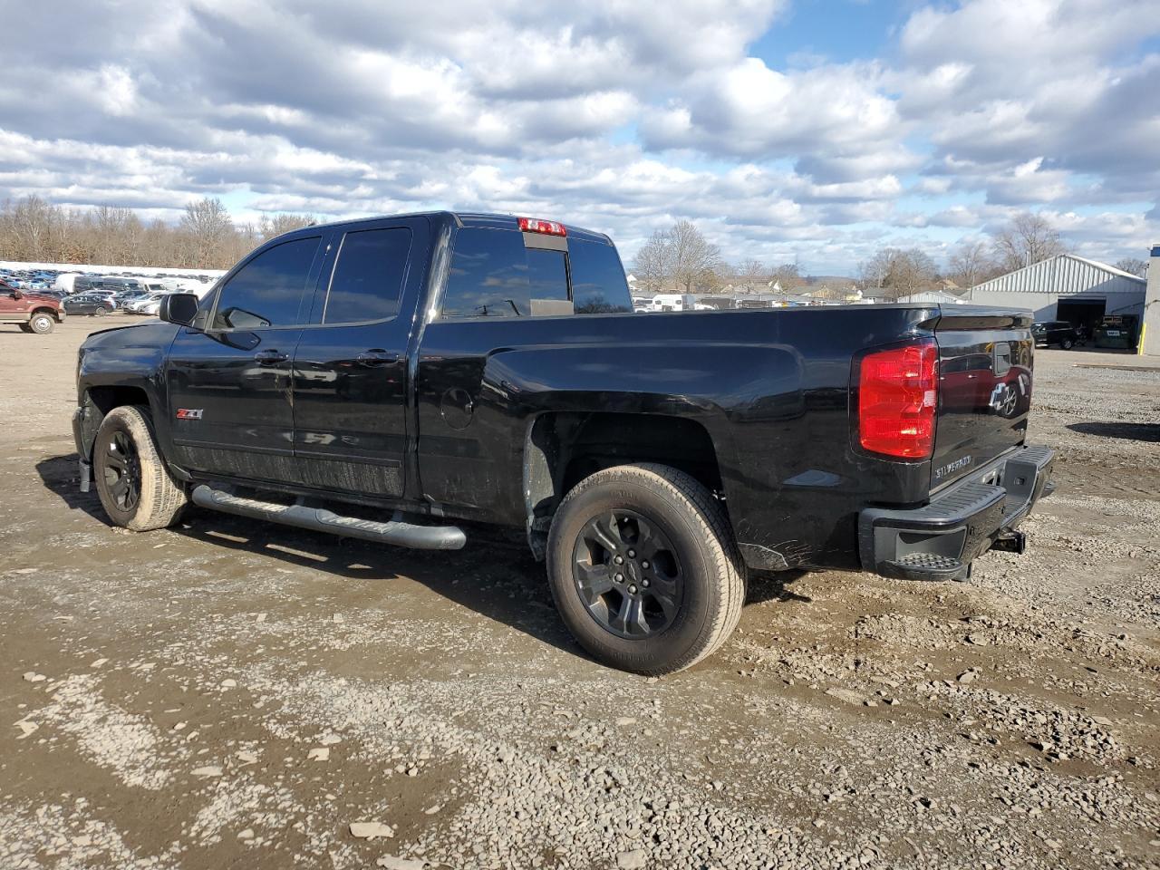 2017 CHEVROLET SILVERADO - Фото 2