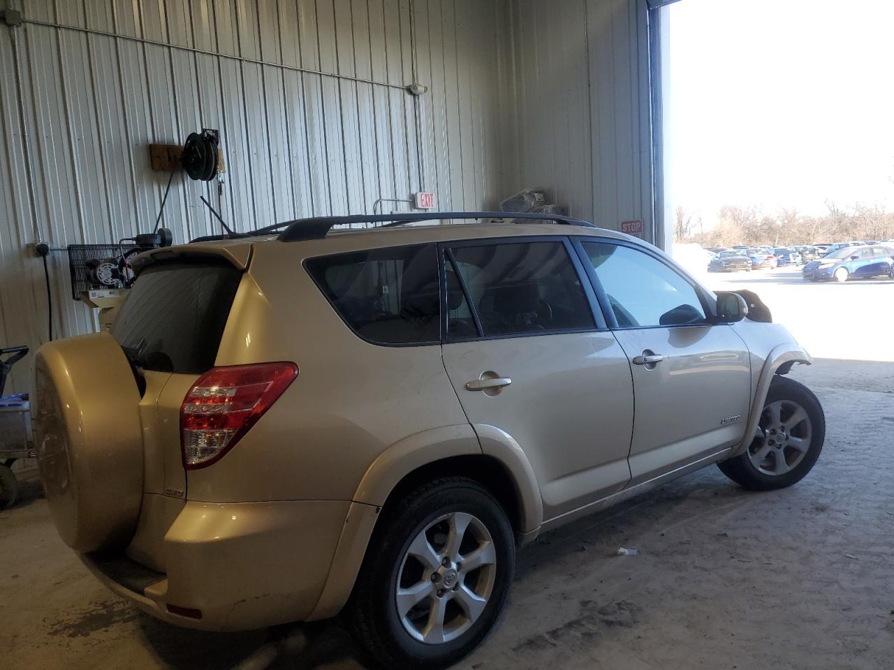 2011 TOYOTA RAV4 LIMIT - Фото 3