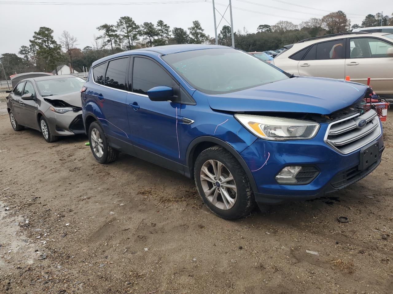 2017 FORD ESCAPE SE - Фото 4