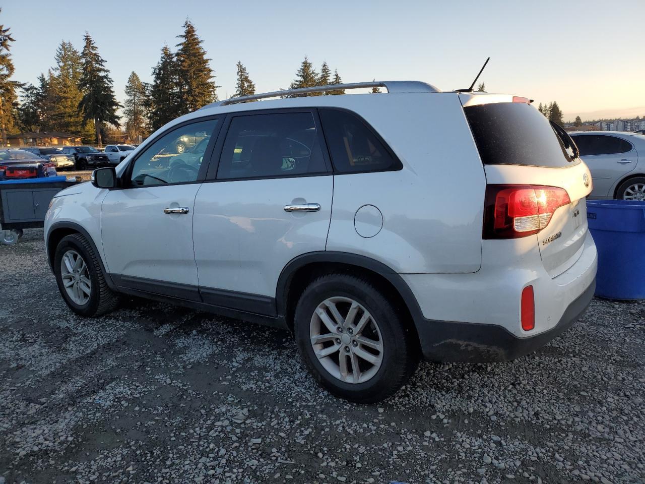 2015 KIA SORENTO LX - Image 2