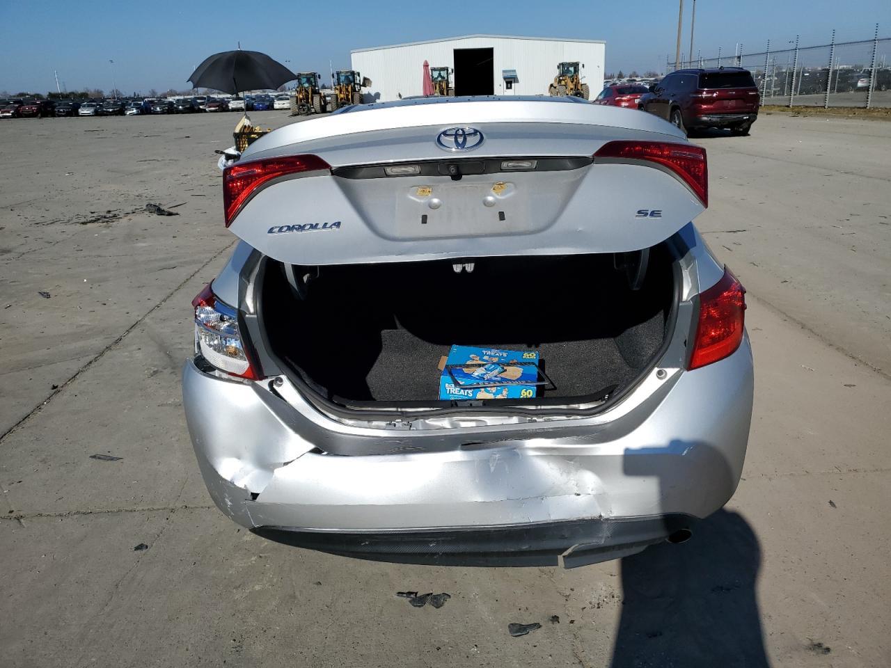 2018 TOYOTA COROLLA L - Image 6