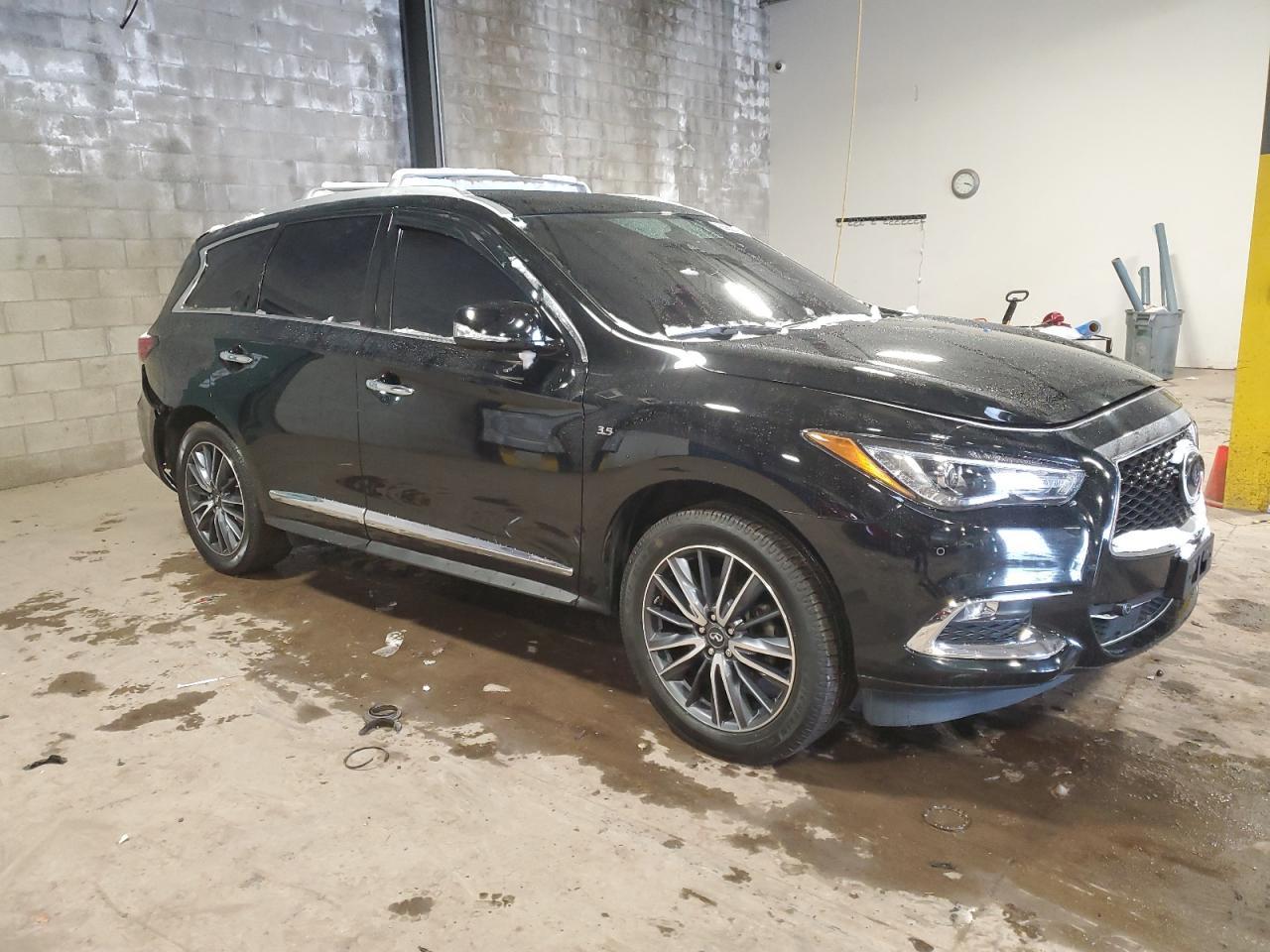 2019 INFINITI QX60 LUXE - Image 4