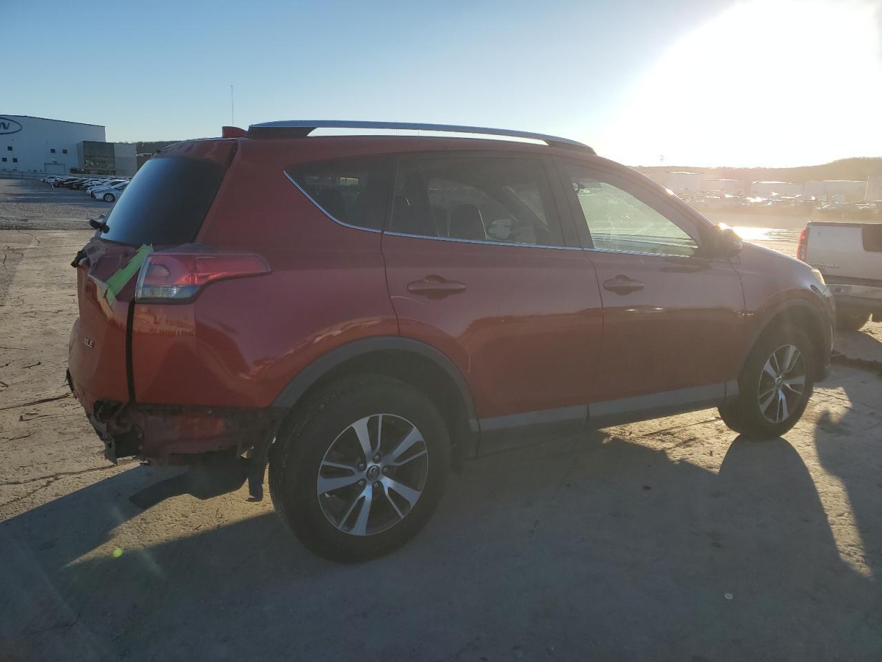 2016 TOYOTA RAV4 XLE - Фото 3