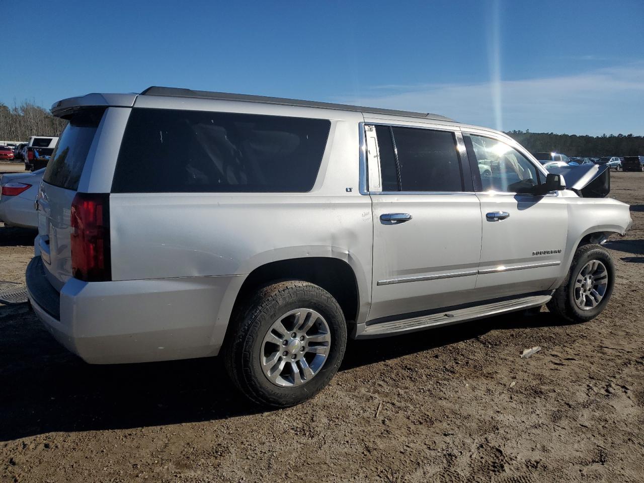 2015 CHEVROLET SUBURBAN C - Image 3
