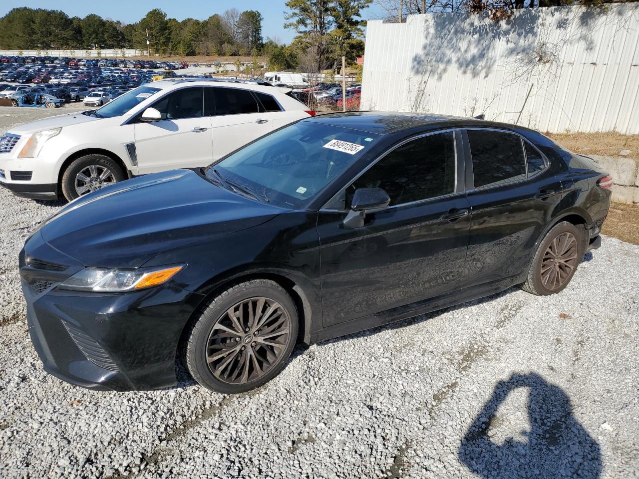 2020 TOYOTA CAMRY SE car image