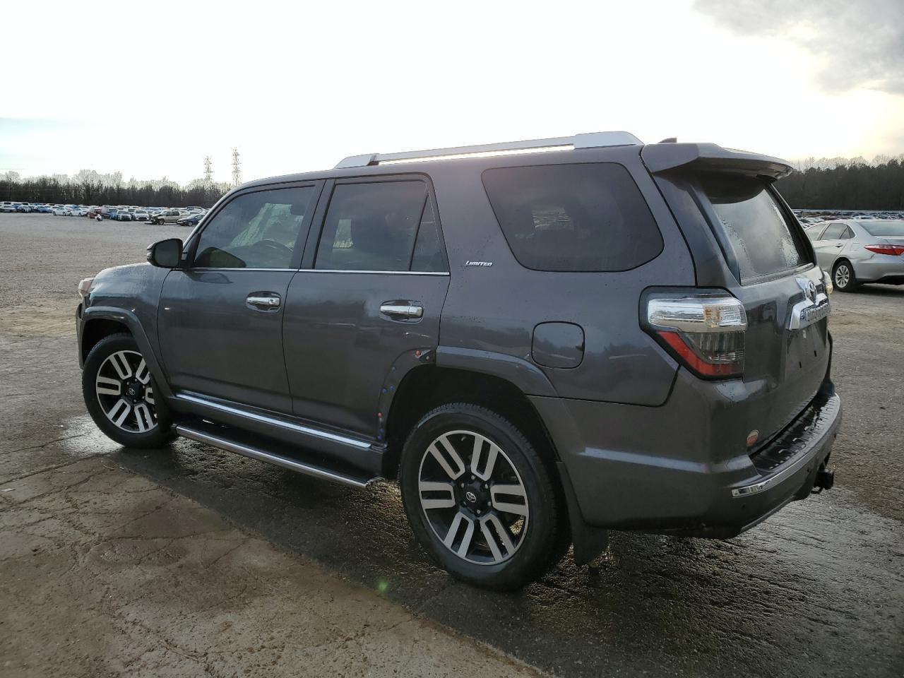 2017 TOYOTA 4RUNNER SR - Фото 2