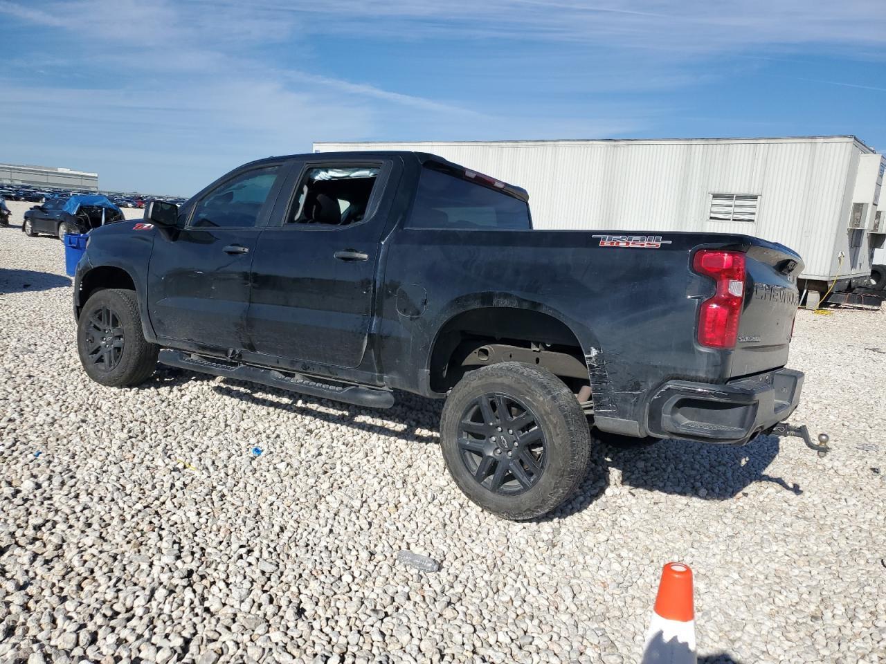 2024 CHEVROLET SILVERADO - Image 2