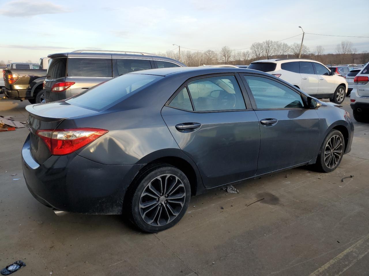 2015 TOYOTA COROLLA L - Фото 3