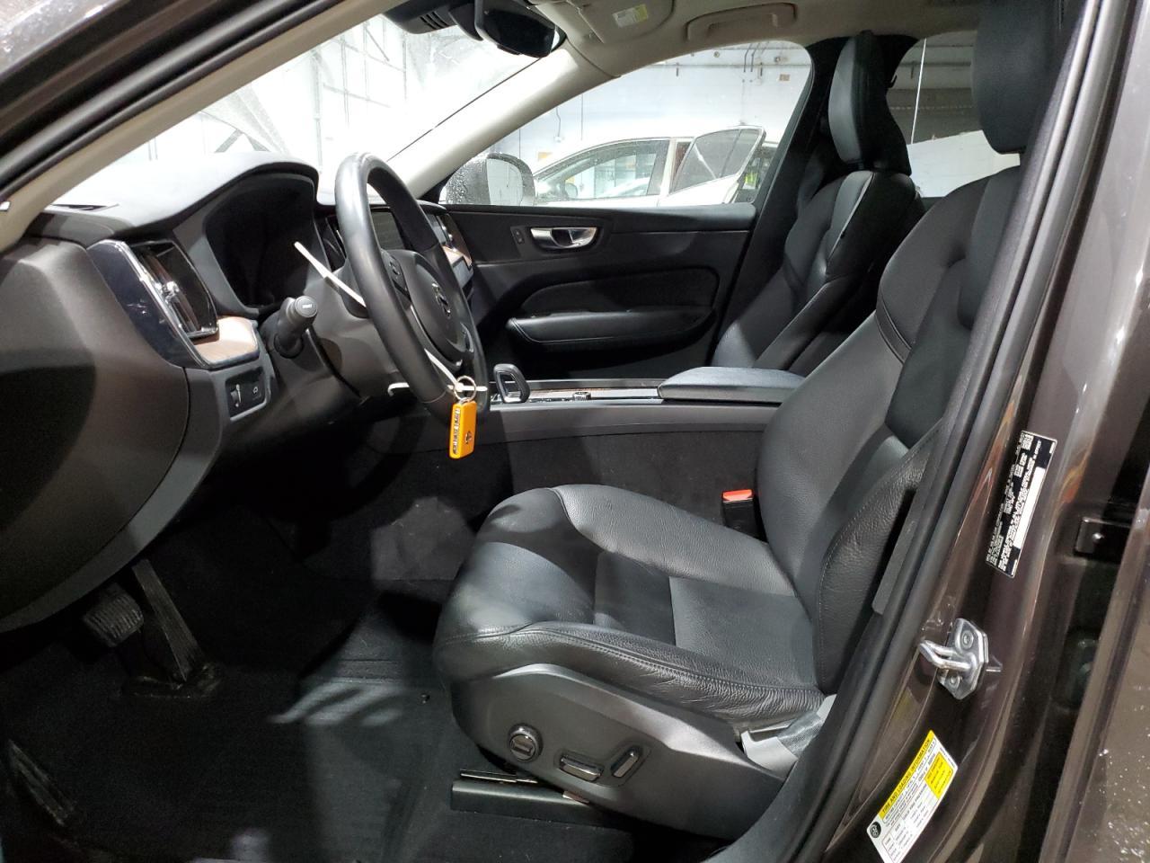 2022 VOLVO XC60 B5 MO - Фото 7