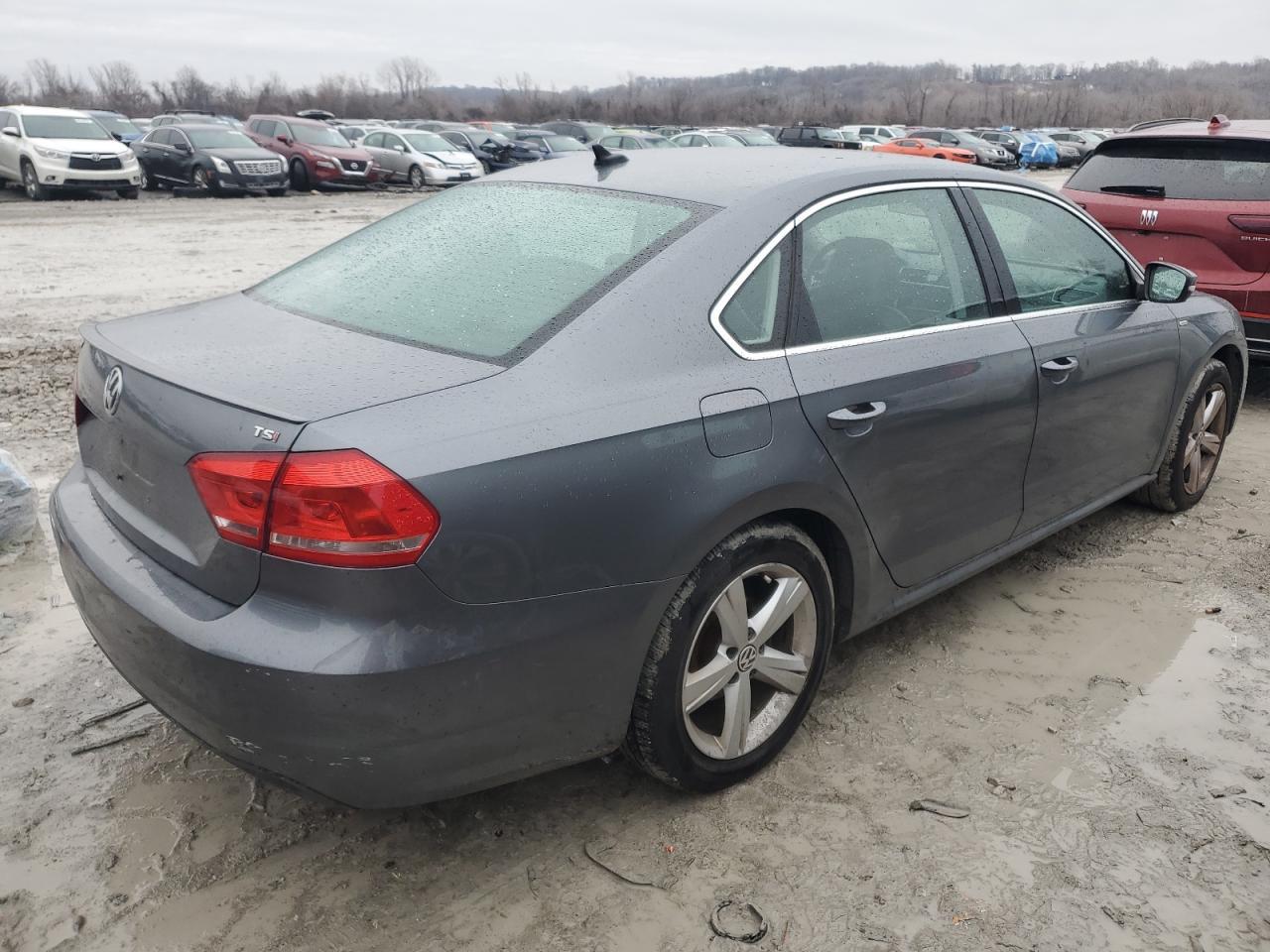 2014 VOLKSWAGEN PASSAT S - Фото 3