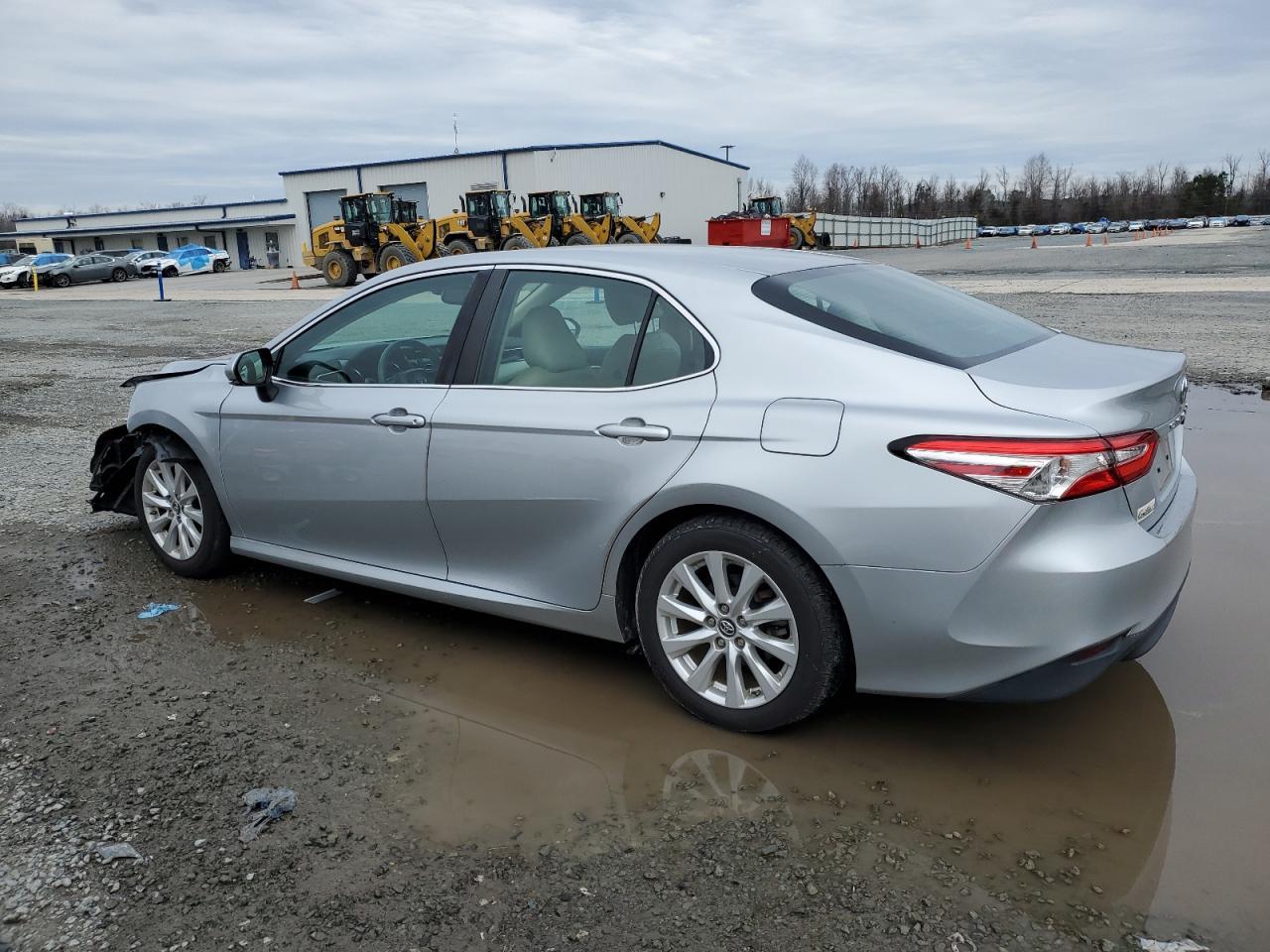 2018 TOYOTA CAMRY L - Фото 2