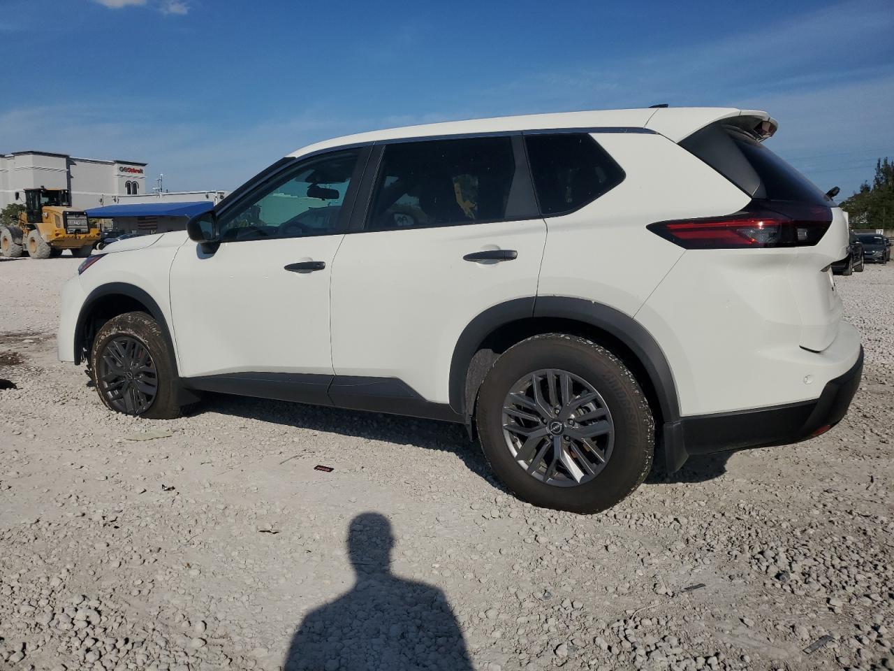 2024 NISSAN ROGUE S - Image 2