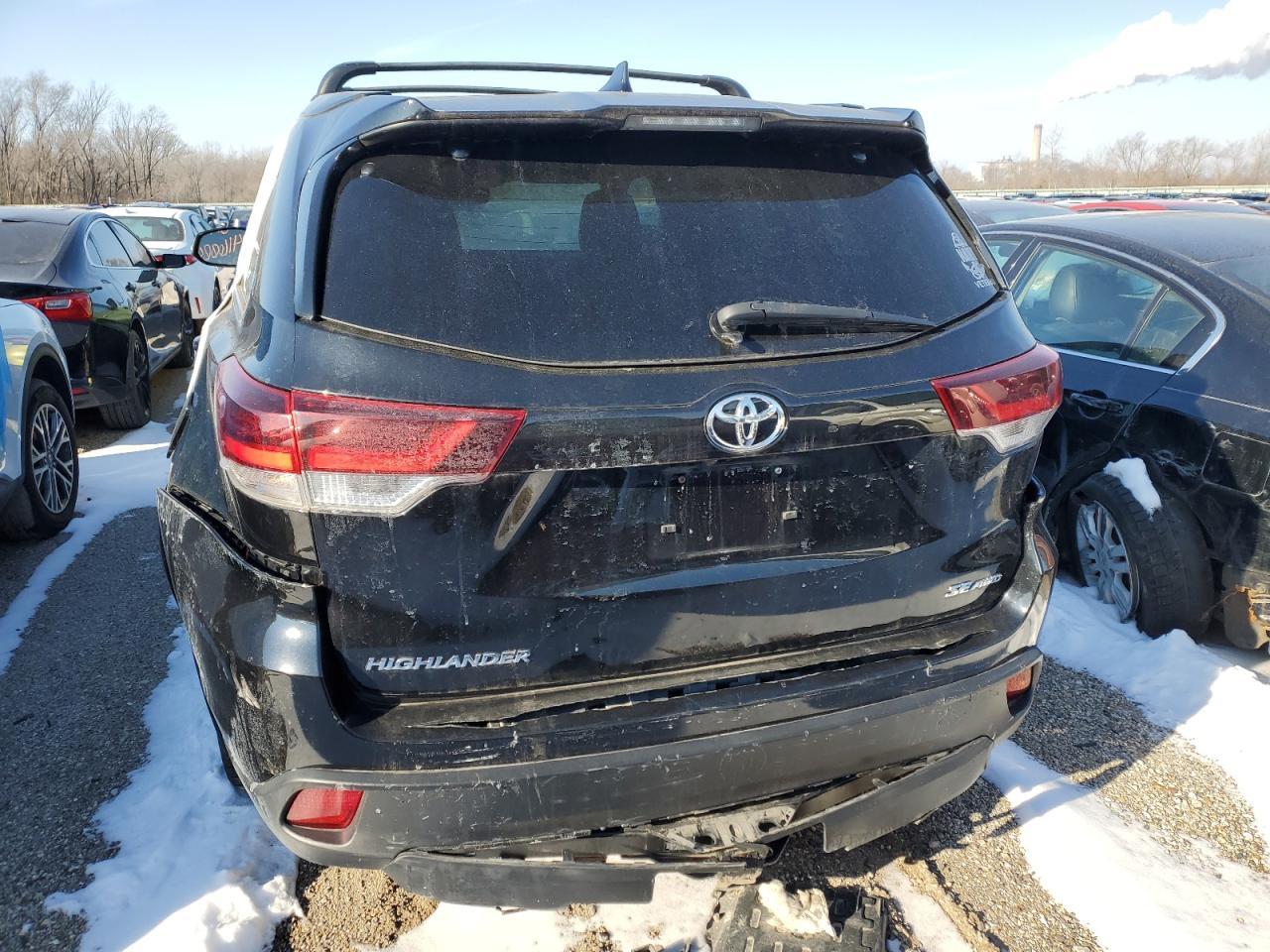 2019 TOYOTA HIGHLANDER - Image 6