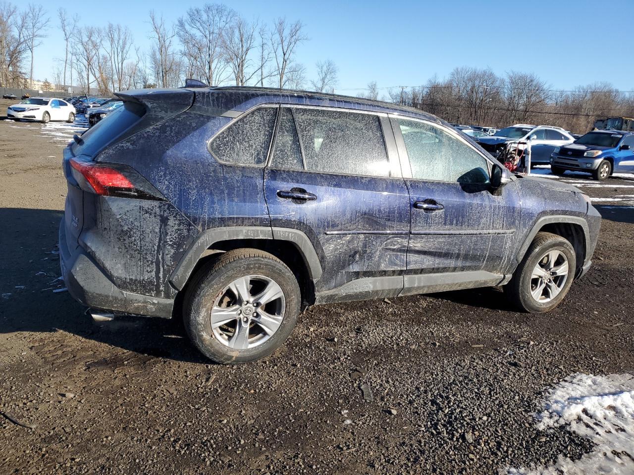 2022 TOYOTA RAV4 XLE - Image 3