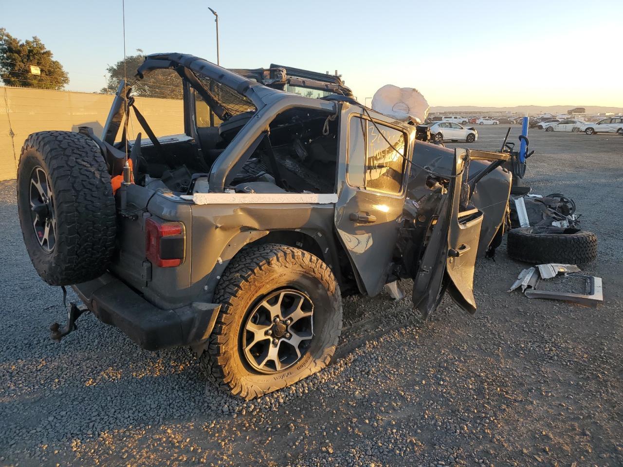2020 JEEP WRANGLER U - Фото 3