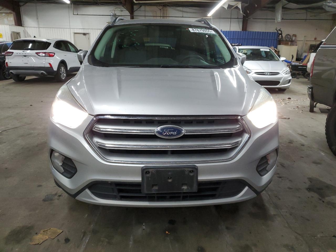 2017 FORD ESCAPE SE - Фото 5