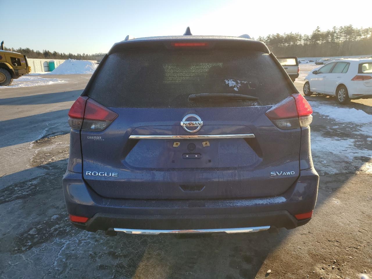 2017 NISSAN ROGUE SV - Image 6
