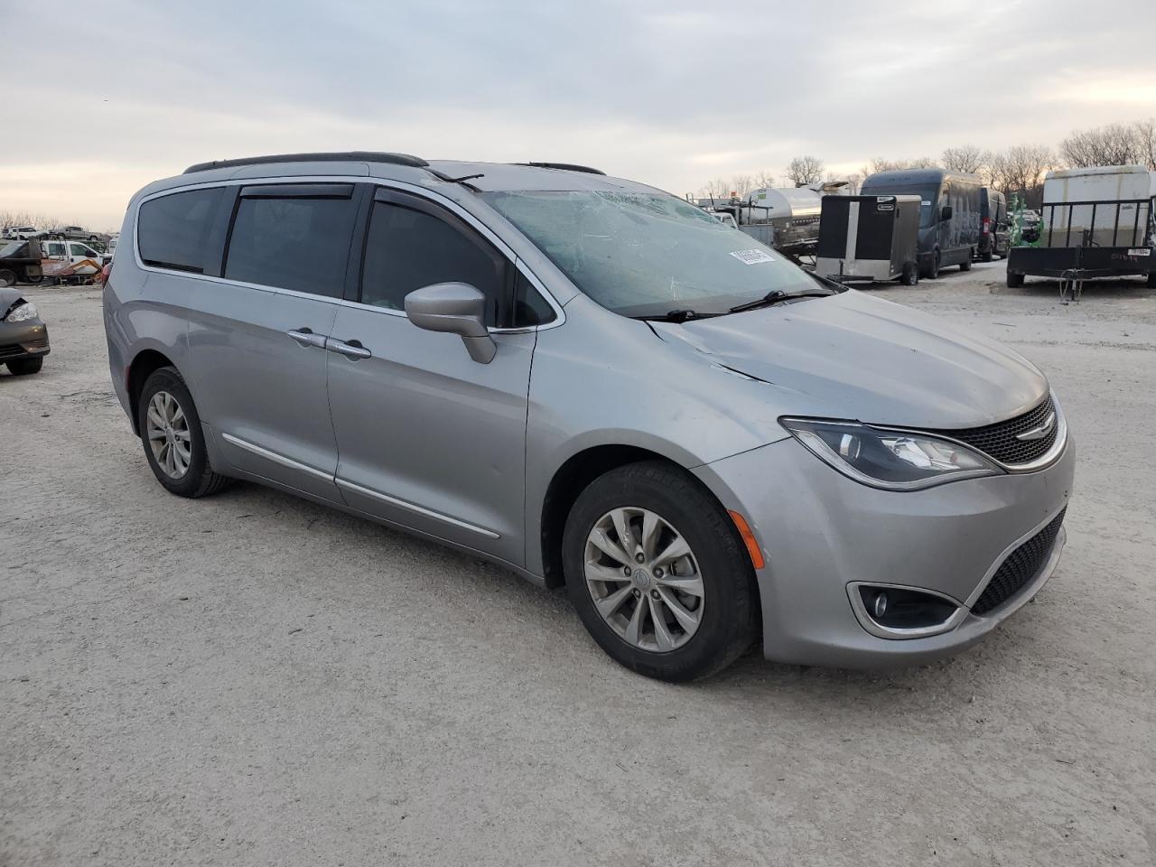 2017 CHRYSLER PACIFICA T - Image 4