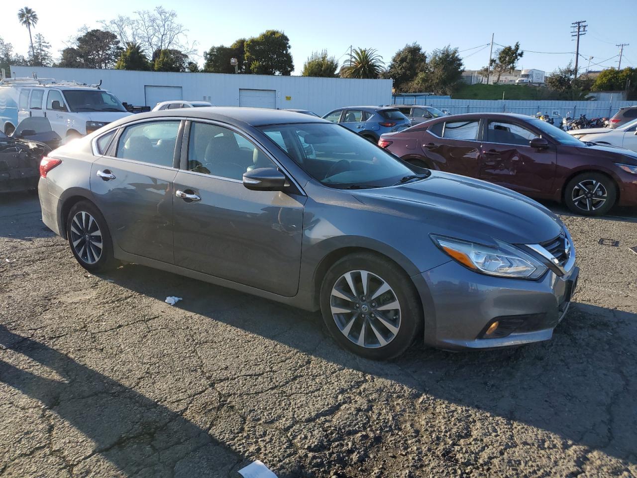 2017 NISSAN ALTIMA 2.5 - Image 4