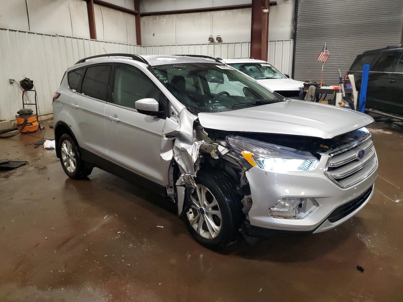 2017 FORD ESCAPE SE - Фото 4