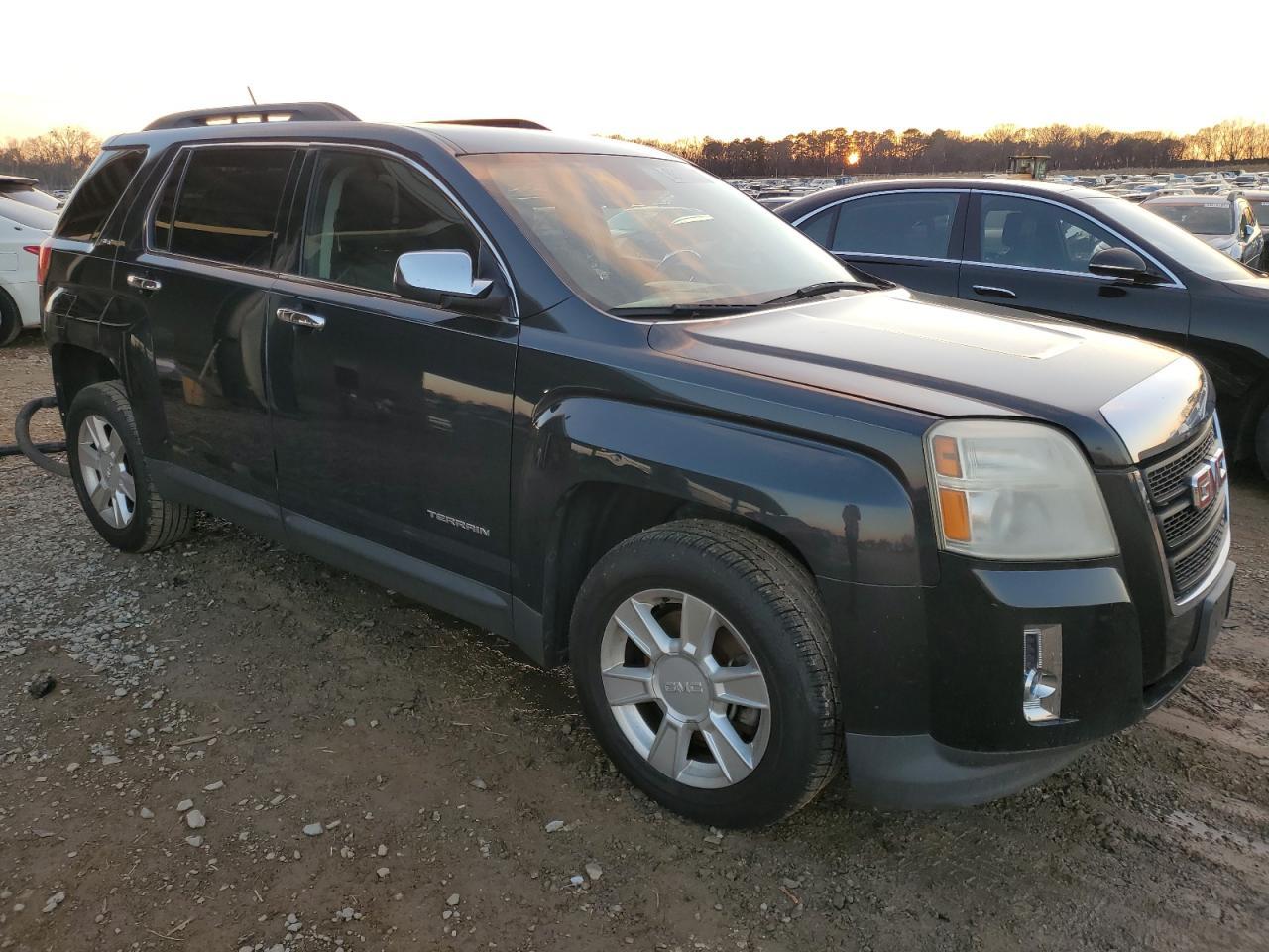 2013 GMC TERRAIN SL - Image 4