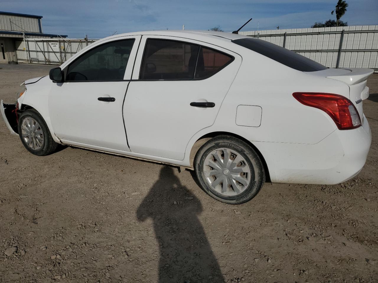 2014 NISSAN VERSA S - Фото 2
