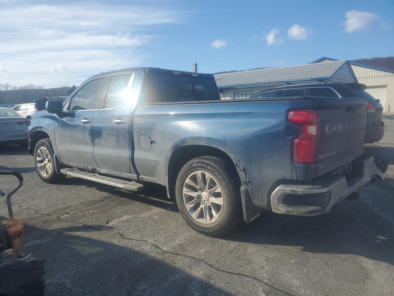 2019 CHEVROLET SILVERADO - Фото 2