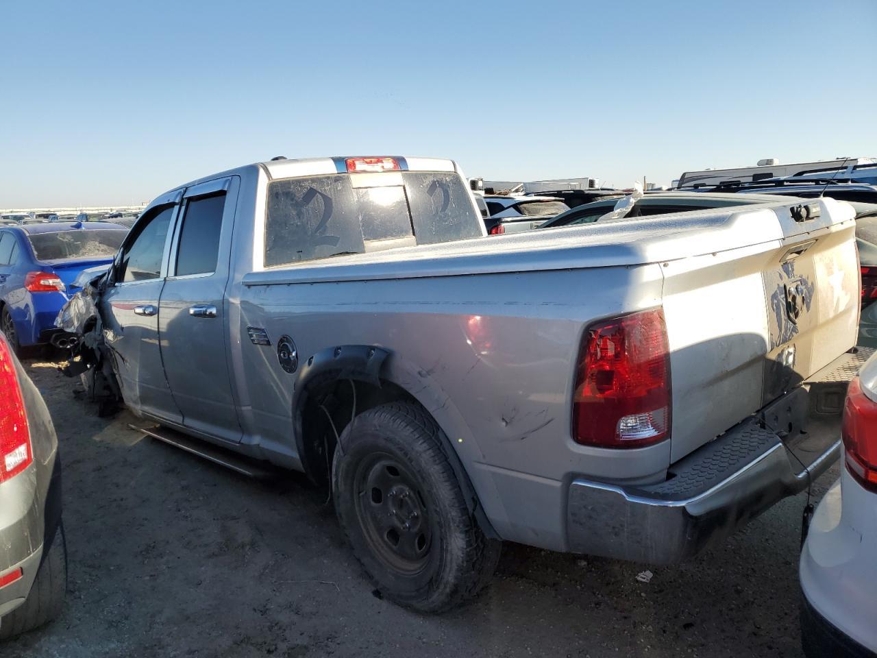2014 RAM 1500 SLT - Фото 2