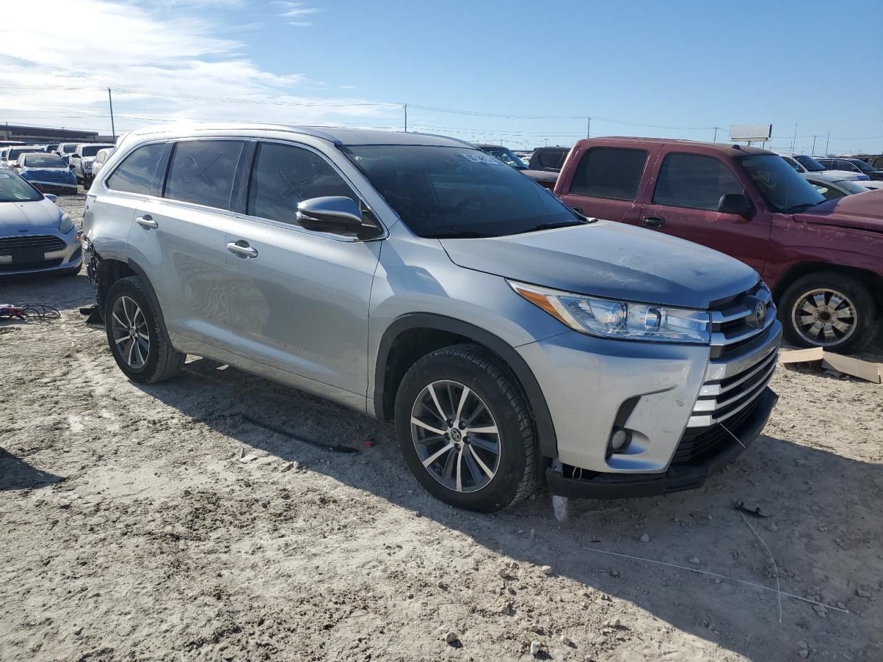 2018 TOYOTA HIGHLANDER - Image 4