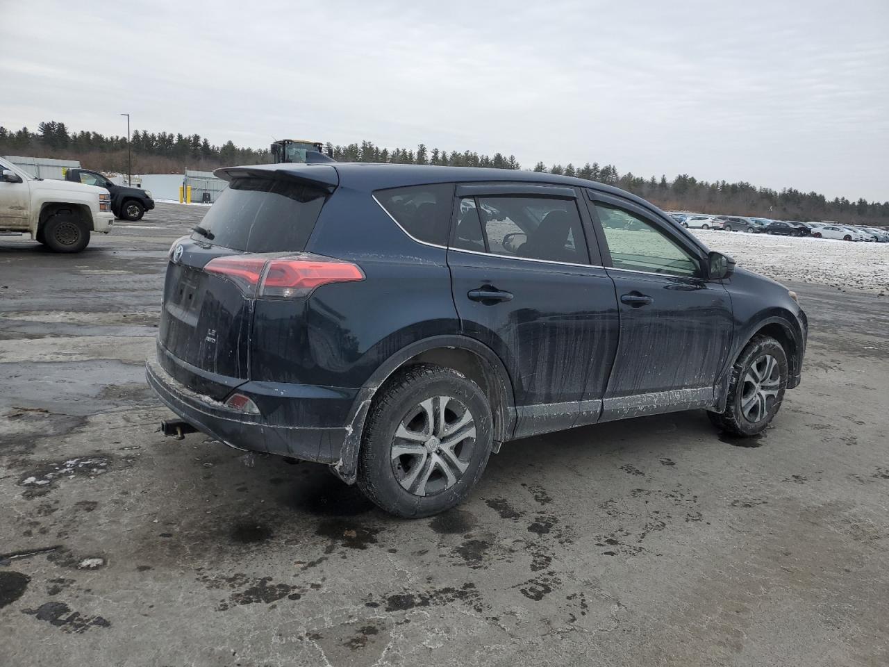2018 TOYOTA RAV4 LE - Image 3