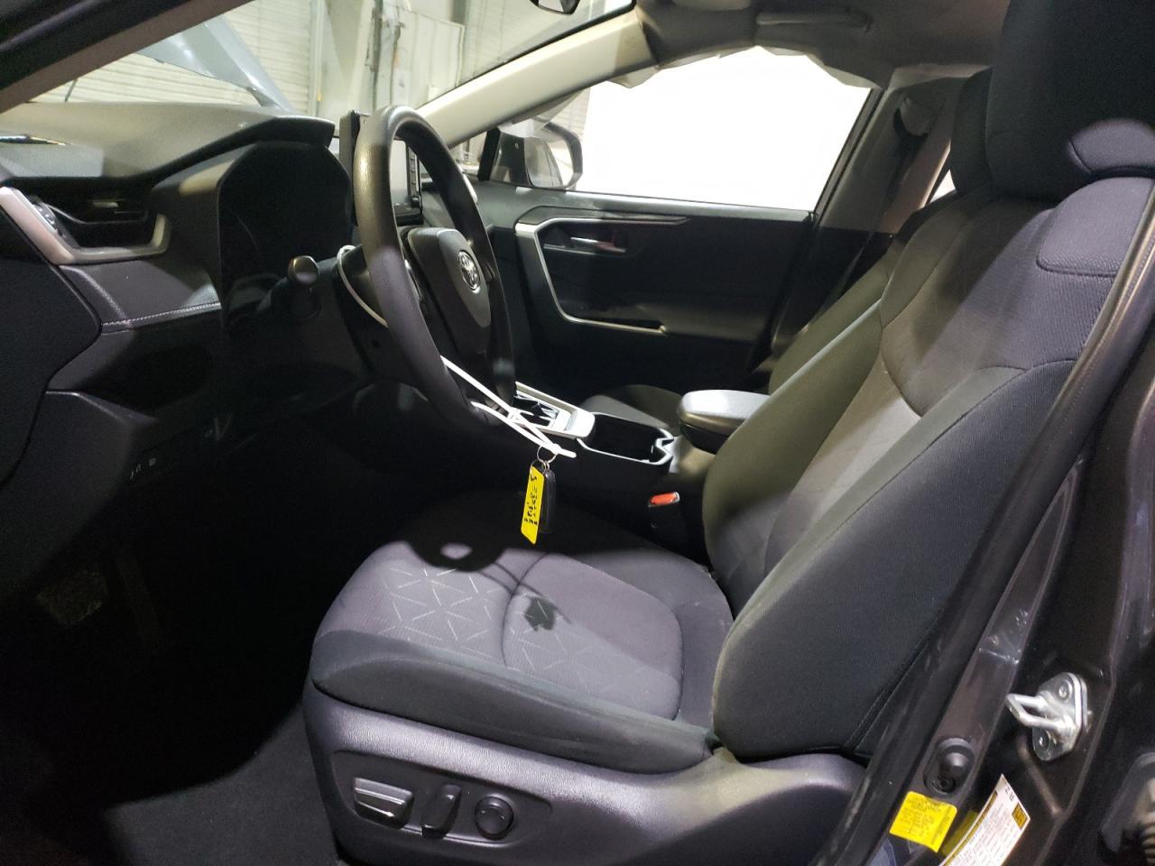 2020 TOYOTA RAV4 XLE - Image 7