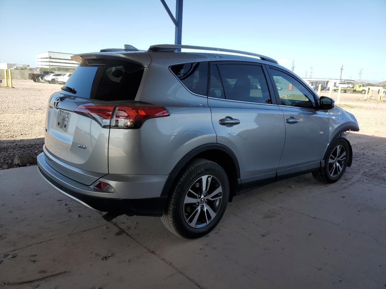 2016 TOYOTA RAV4 XLE - Image 3