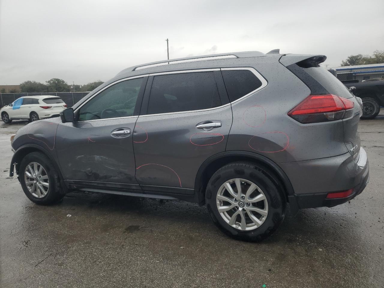 2017 NISSAN ROGUE SV - Image 2