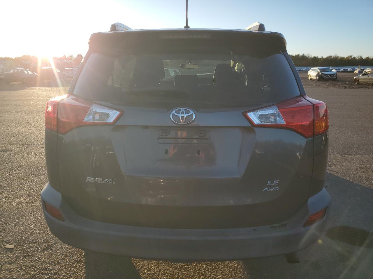 2015 TOYOTA RAV4 LE - Image 6