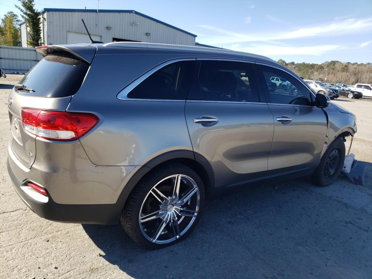 2017 KIA SORENTO LX - Фото 3