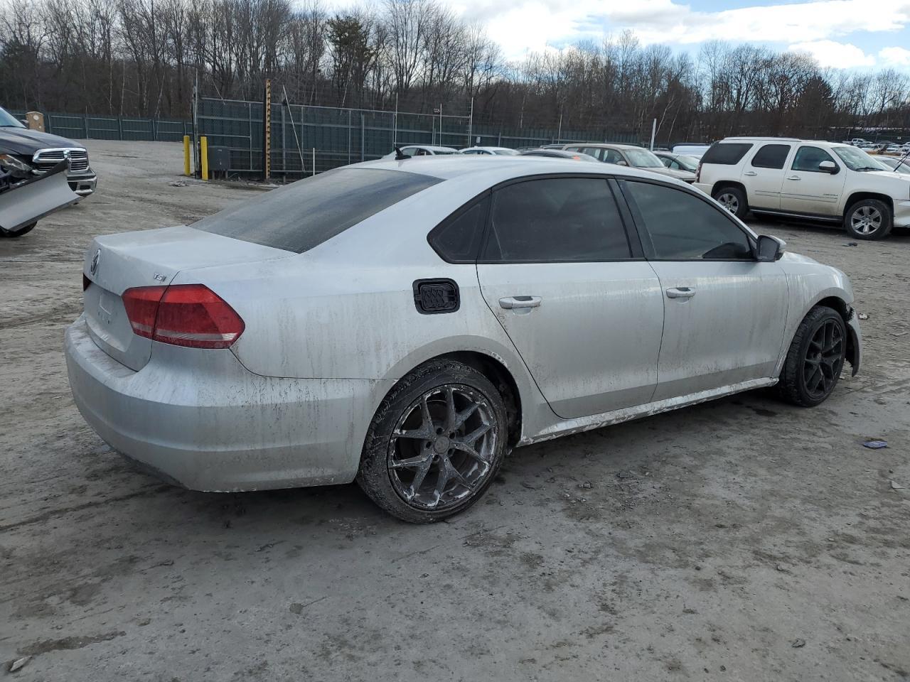 2014 VOLKSWAGEN PASSAT S - Фото 3