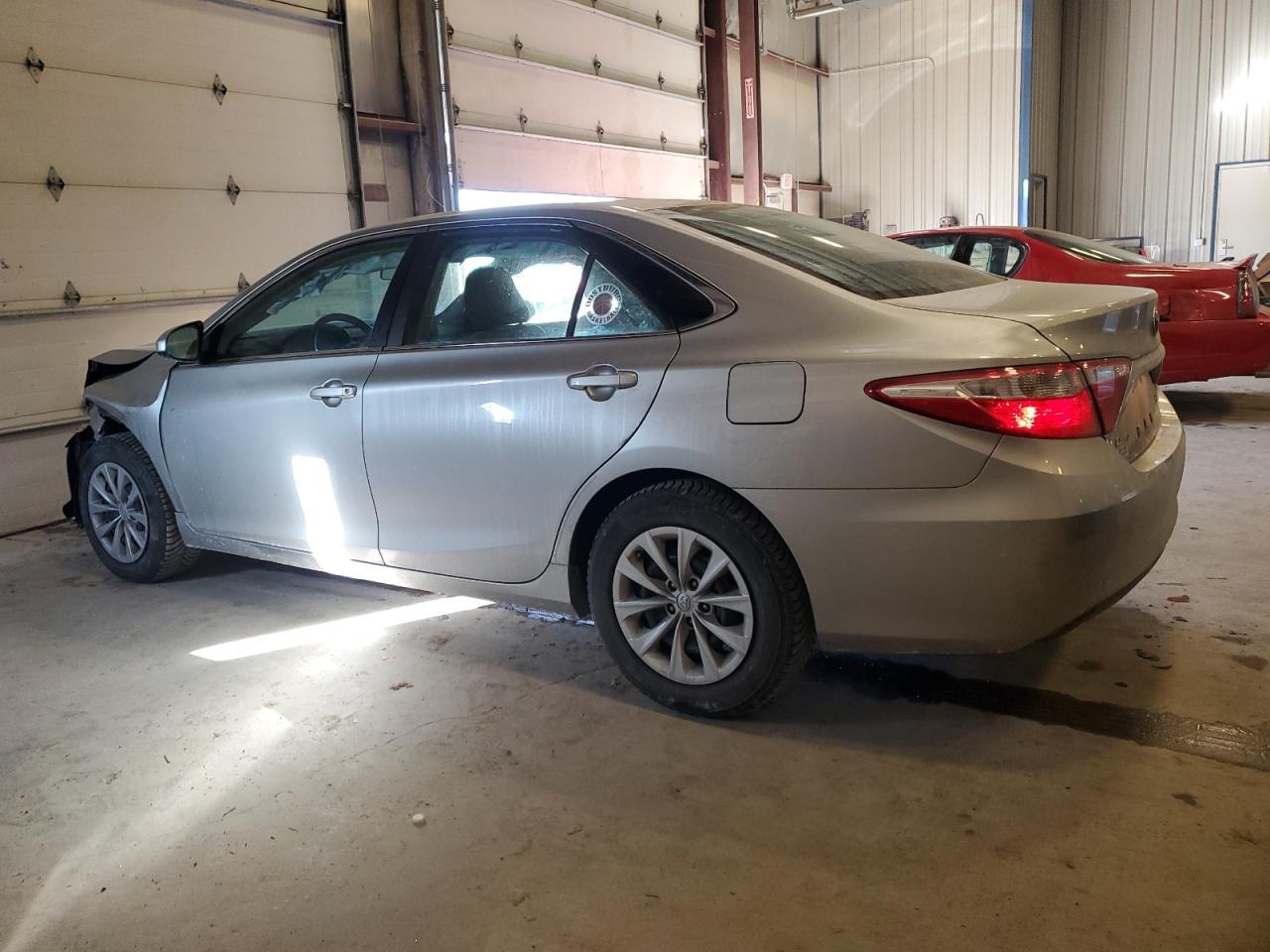 2016 TOYOTA CAMRY LE - Image 2