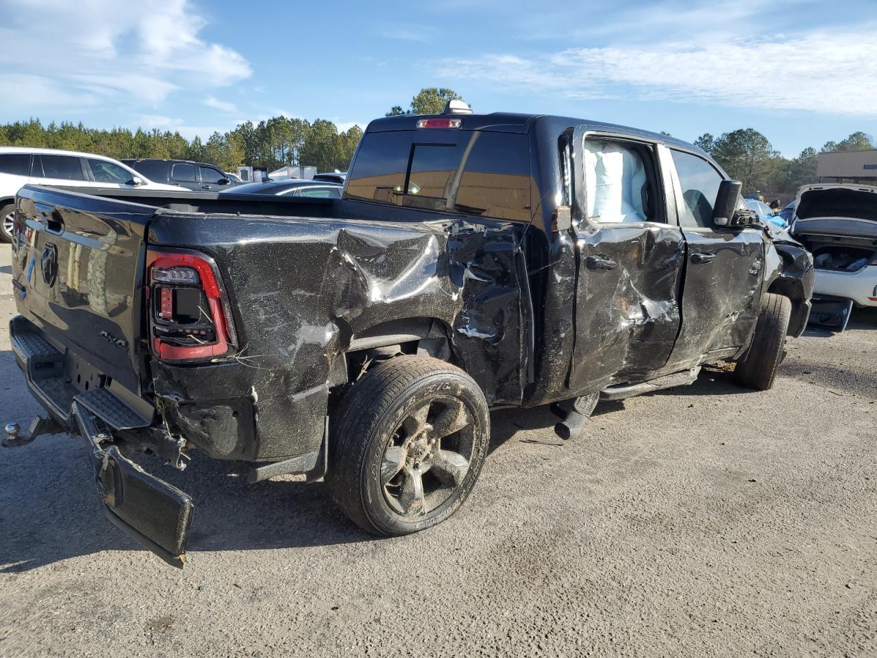2019 RAM 1500 BIG H - Фото 3