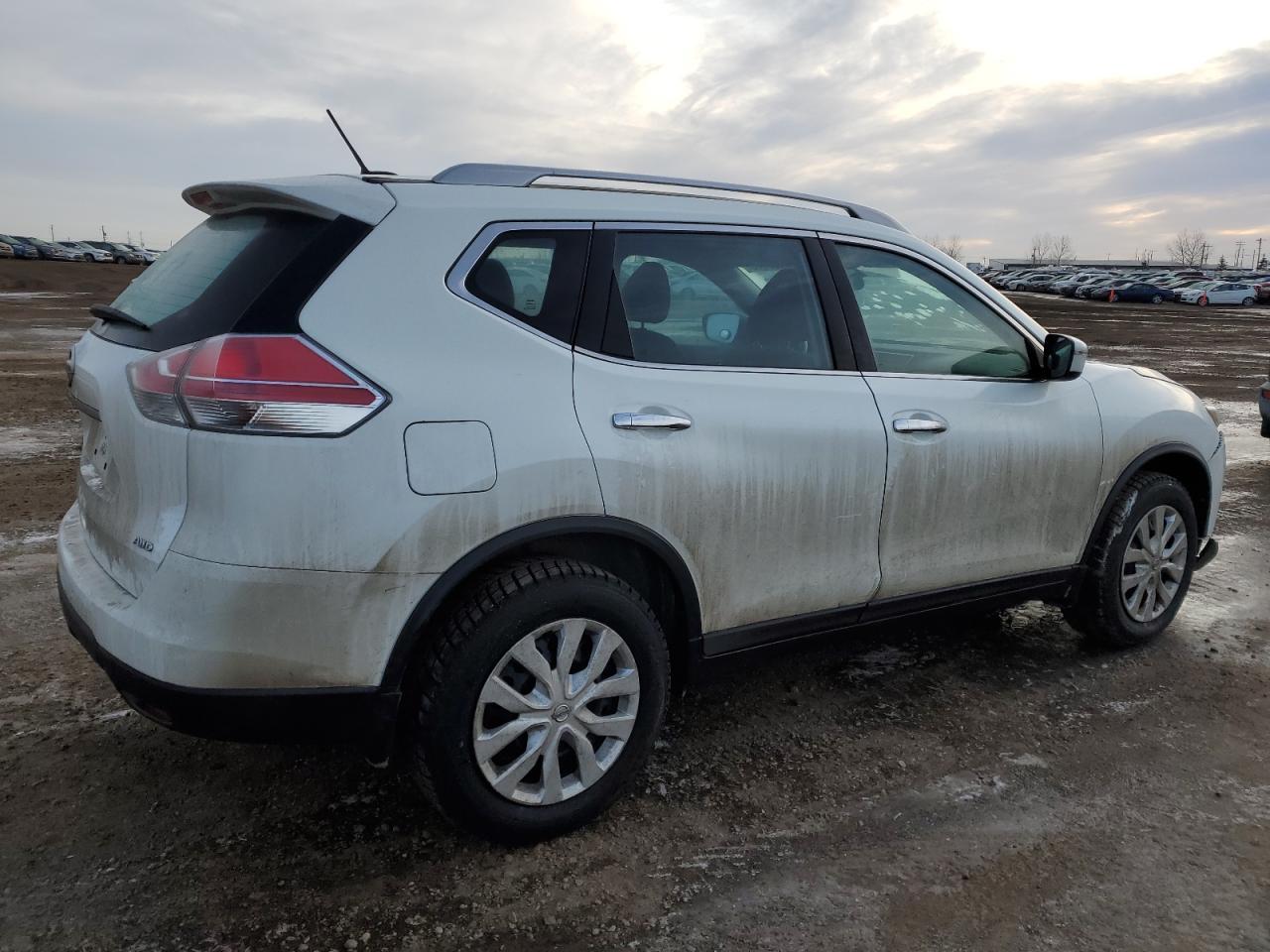 2016 NISSAN ROGUE S - Фото 3
