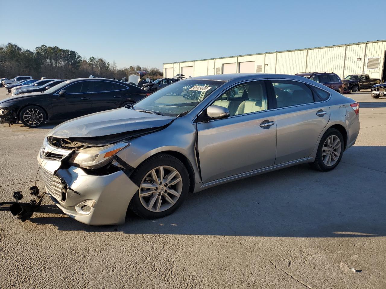 2015 TOYOTA AVALON XLE