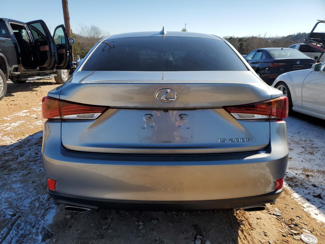 2017 LEXUS IS 200T - Фото 6