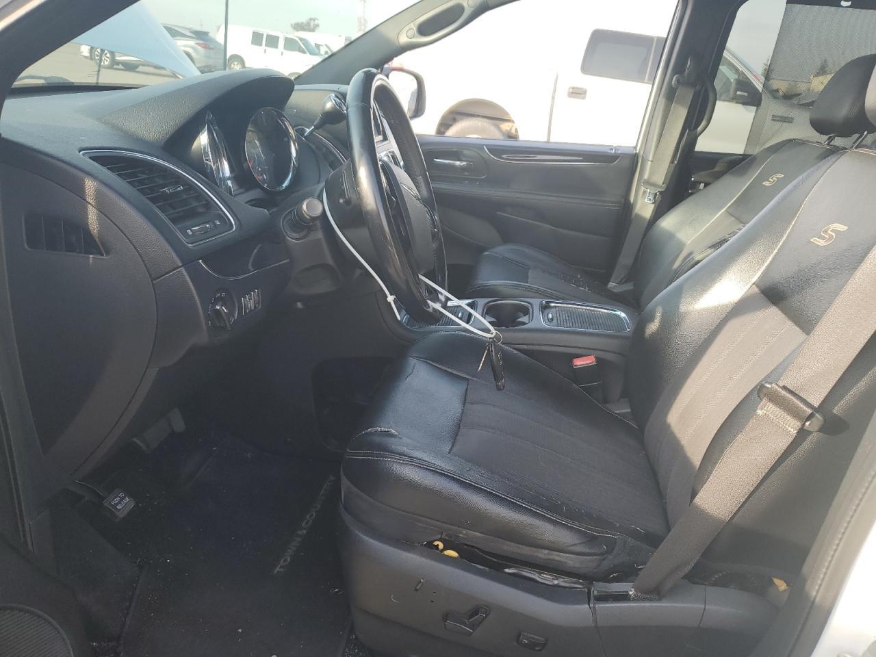 2014 CHRYSLER TOWN & COU - Image 7