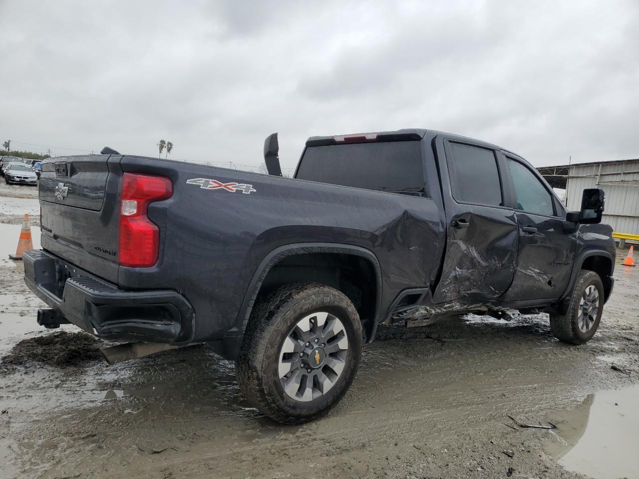2024 CHEVROLET SILVERADO - Фото 3