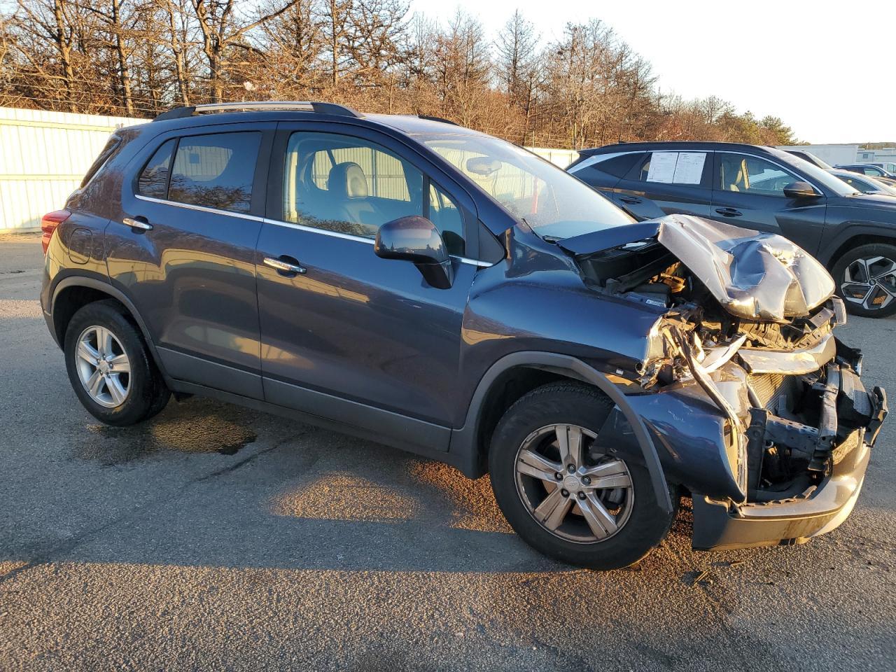 2019 CHEVROLET TRAX 1LT - Фото 4
