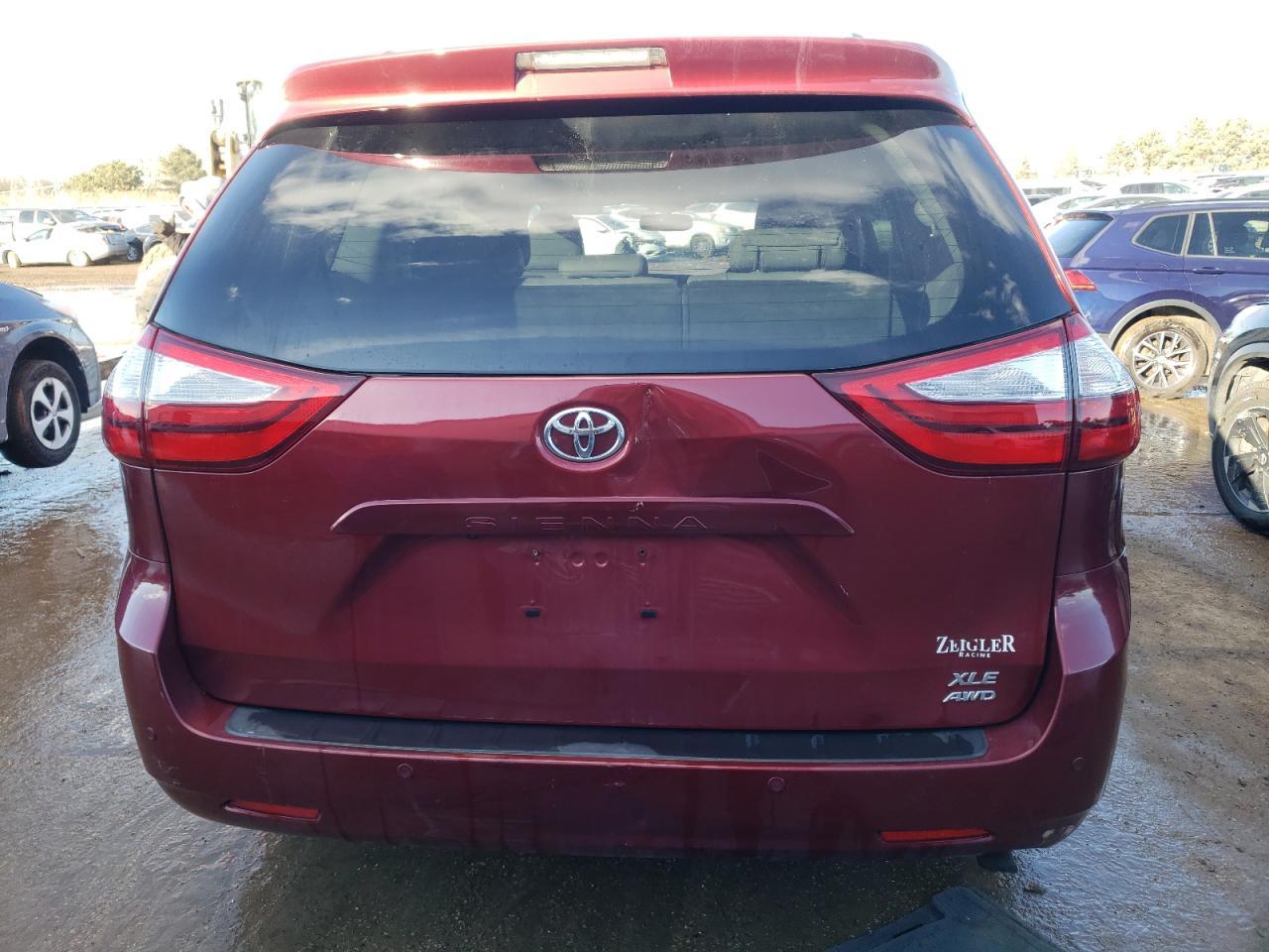 2015 TOYOTA SIENNA XLE - Фото 6
