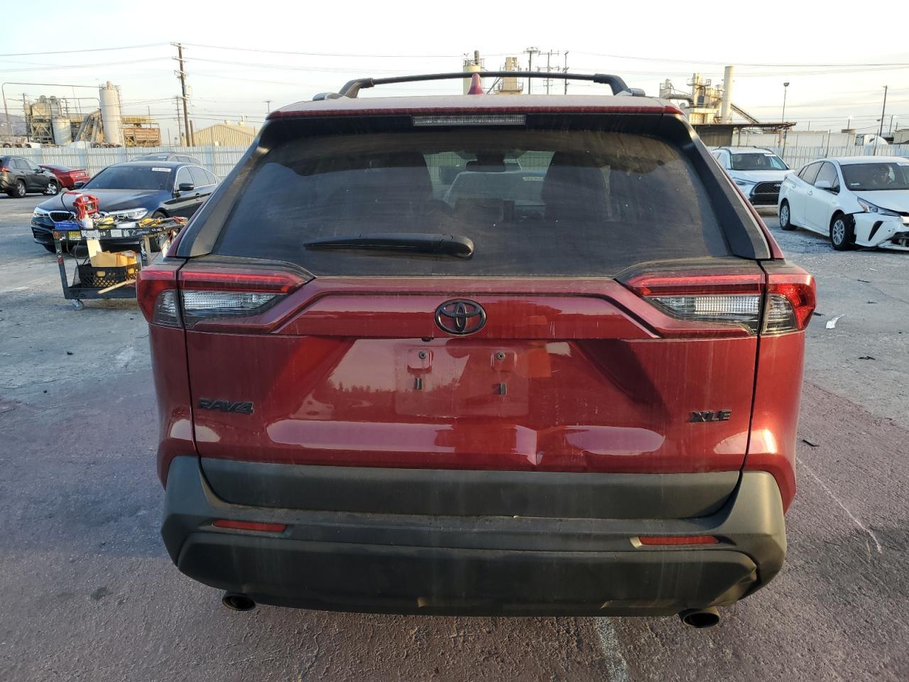 2022 TOYOTA RAV4 XLE P - Image 6