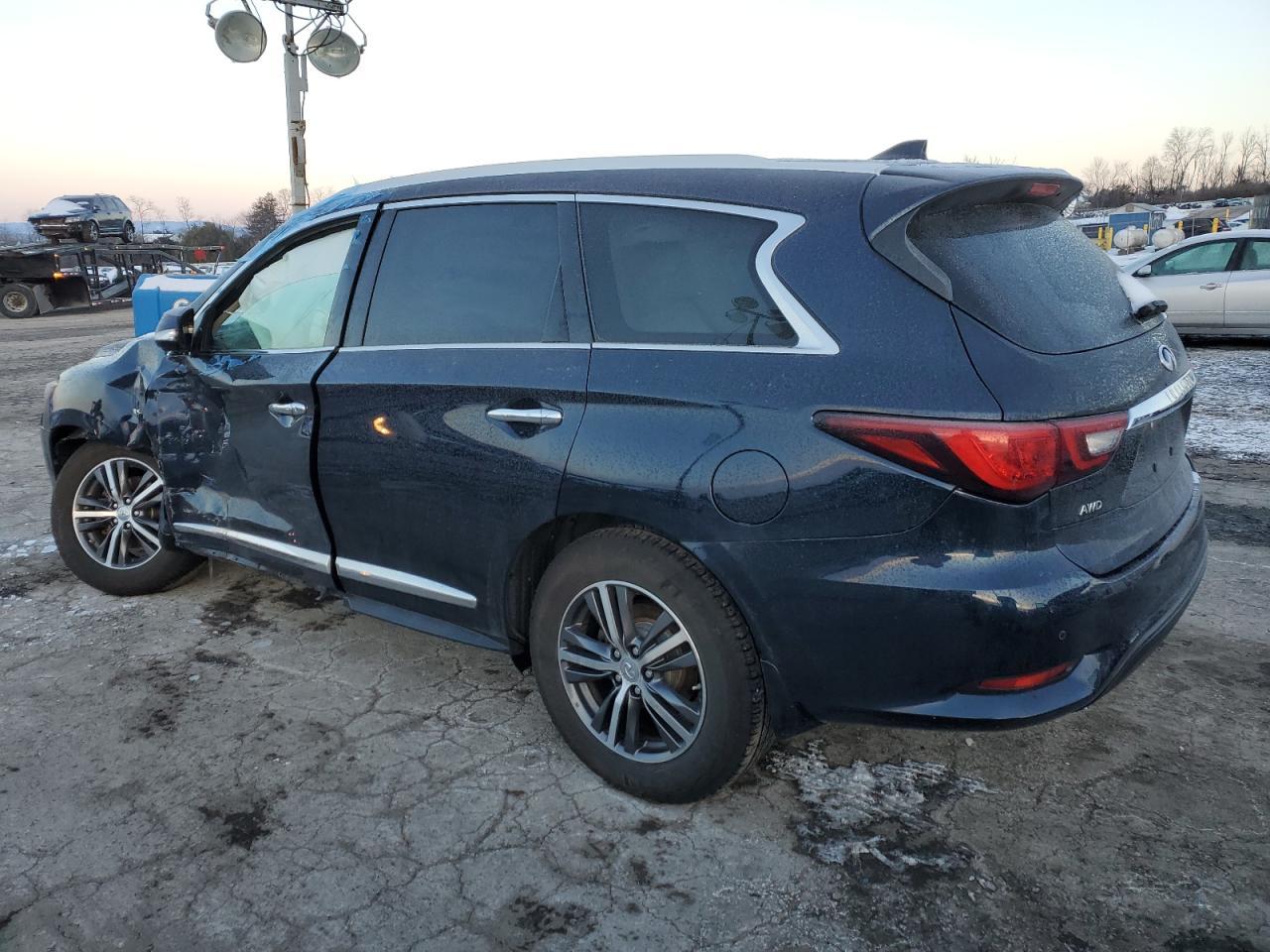 2019 INFINITI QX60 LUXE - Image 2