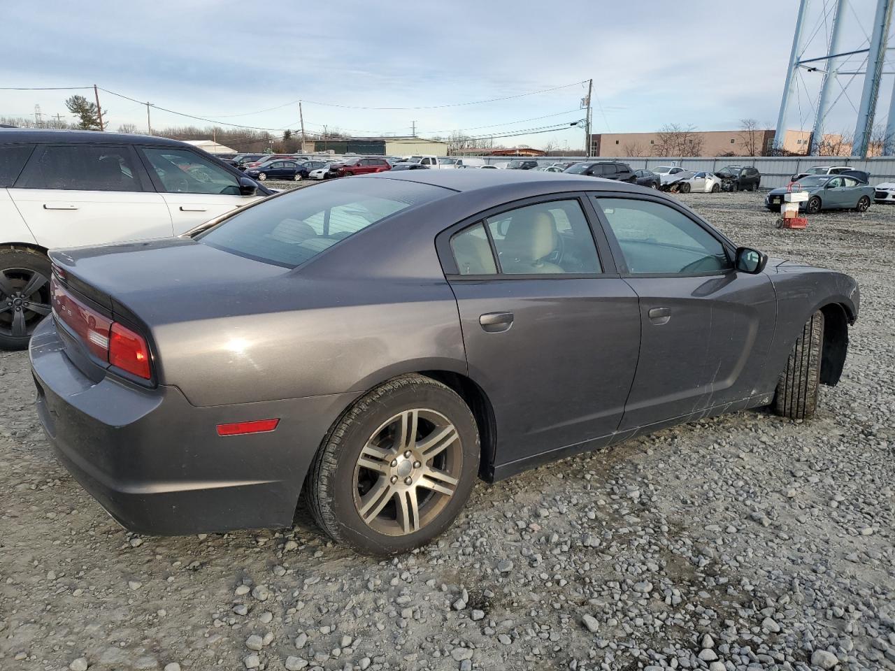2013 DODGE CHARGER SE - Image 3