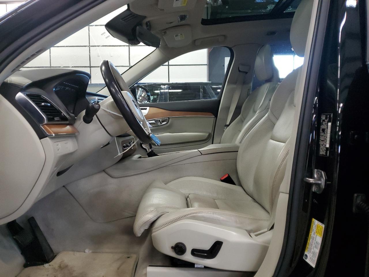 2016 VOLVO XC90 T6 - Фото 7